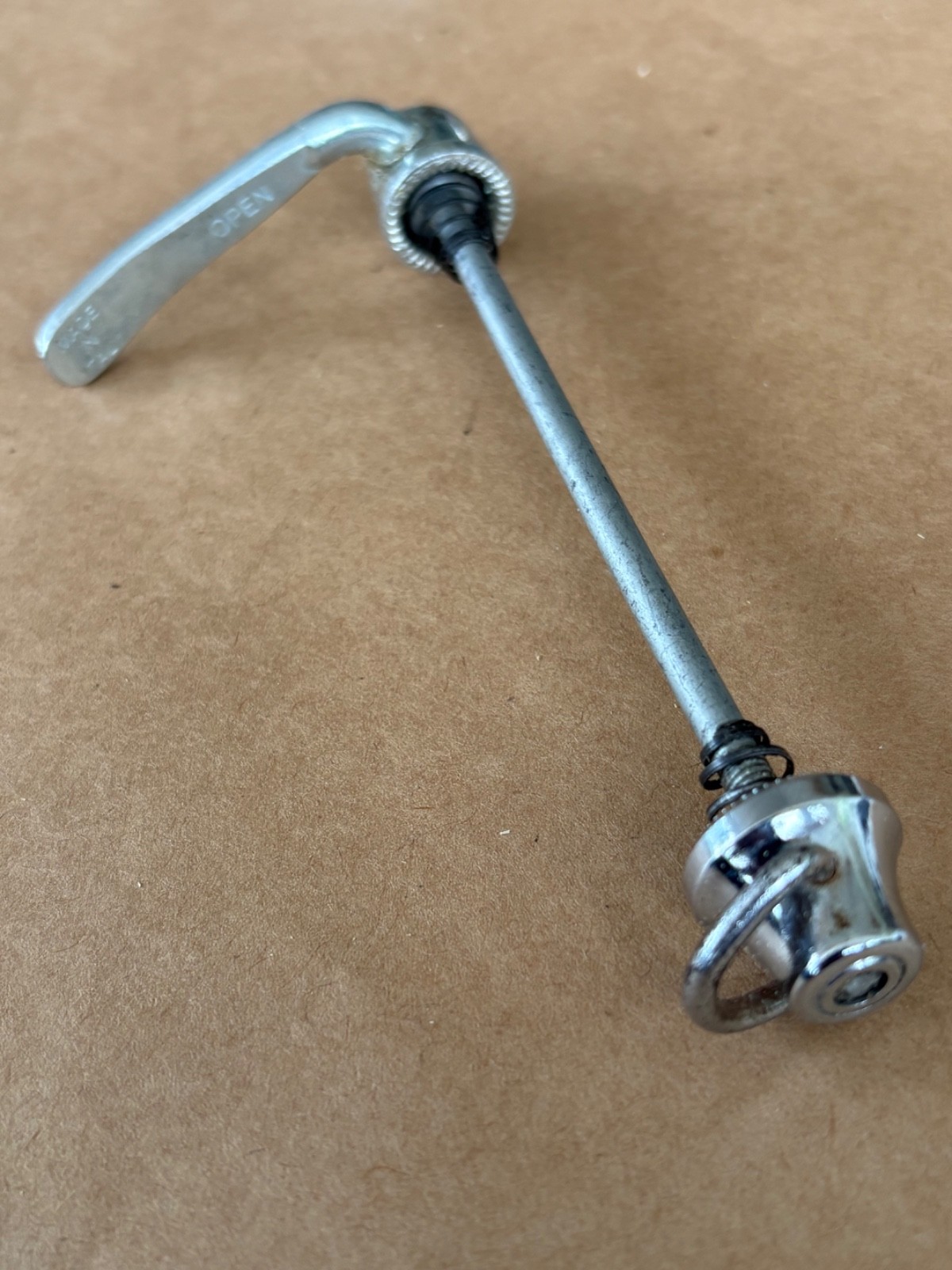 Campagnolo front skewer for 100mm spacing with d-ring