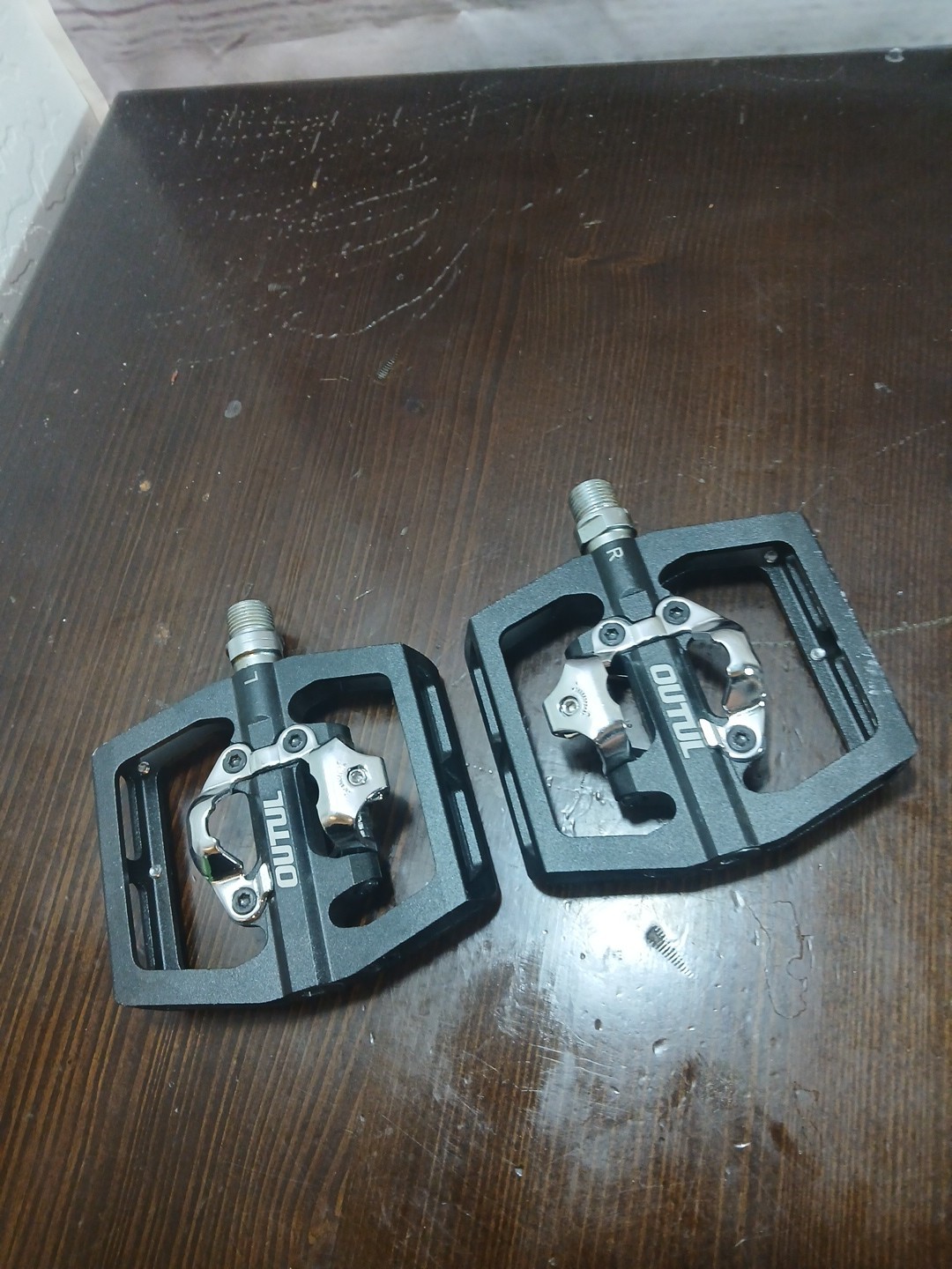 OUTUL Bike Pedals MTB Lightweight Alloy 9/16″ Bearing Pedals
