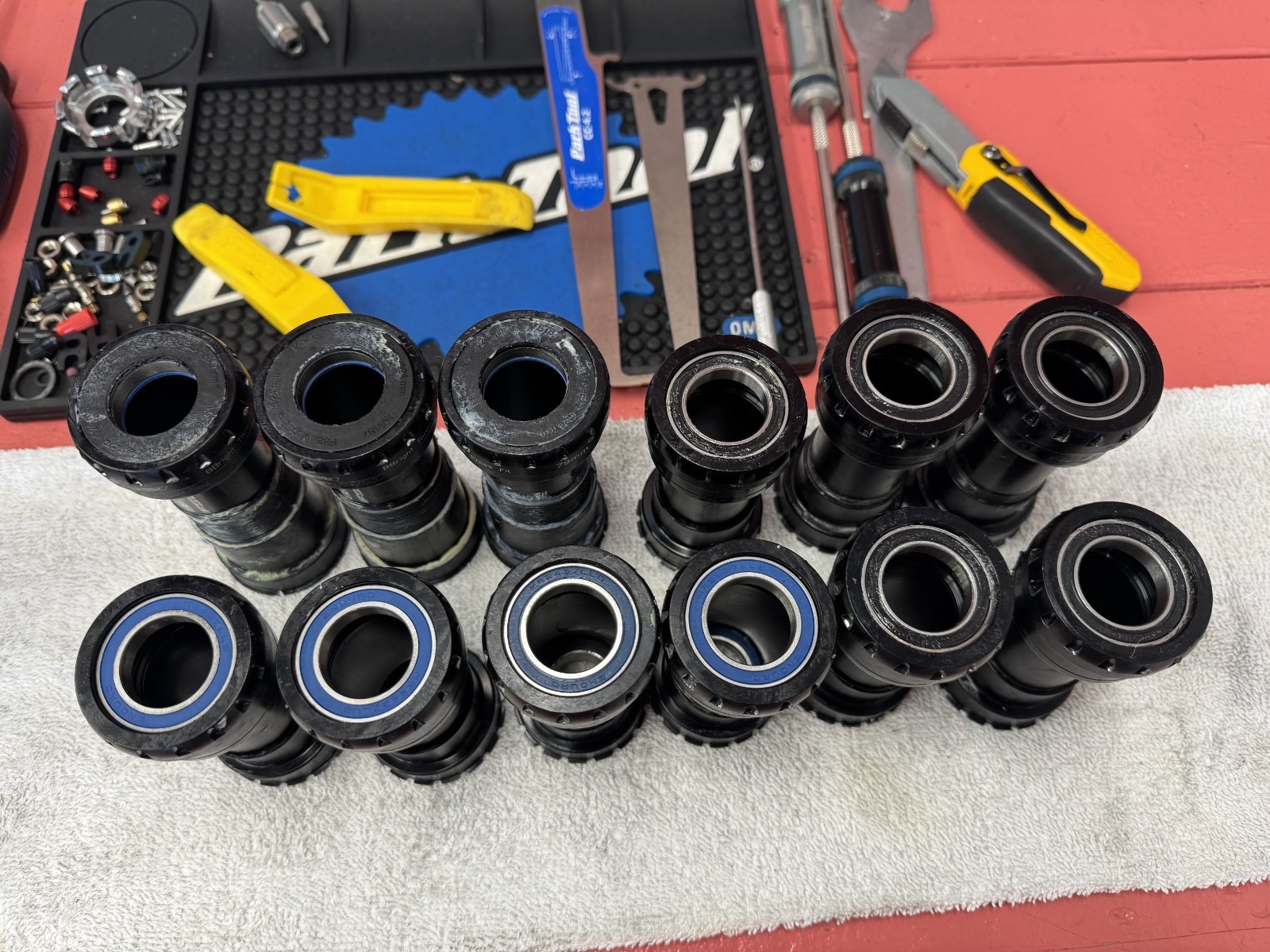 FSA Bottom Bracket Shimano 24mm Spindle BBRight 46 x 79 mm BB Shell Cervelo