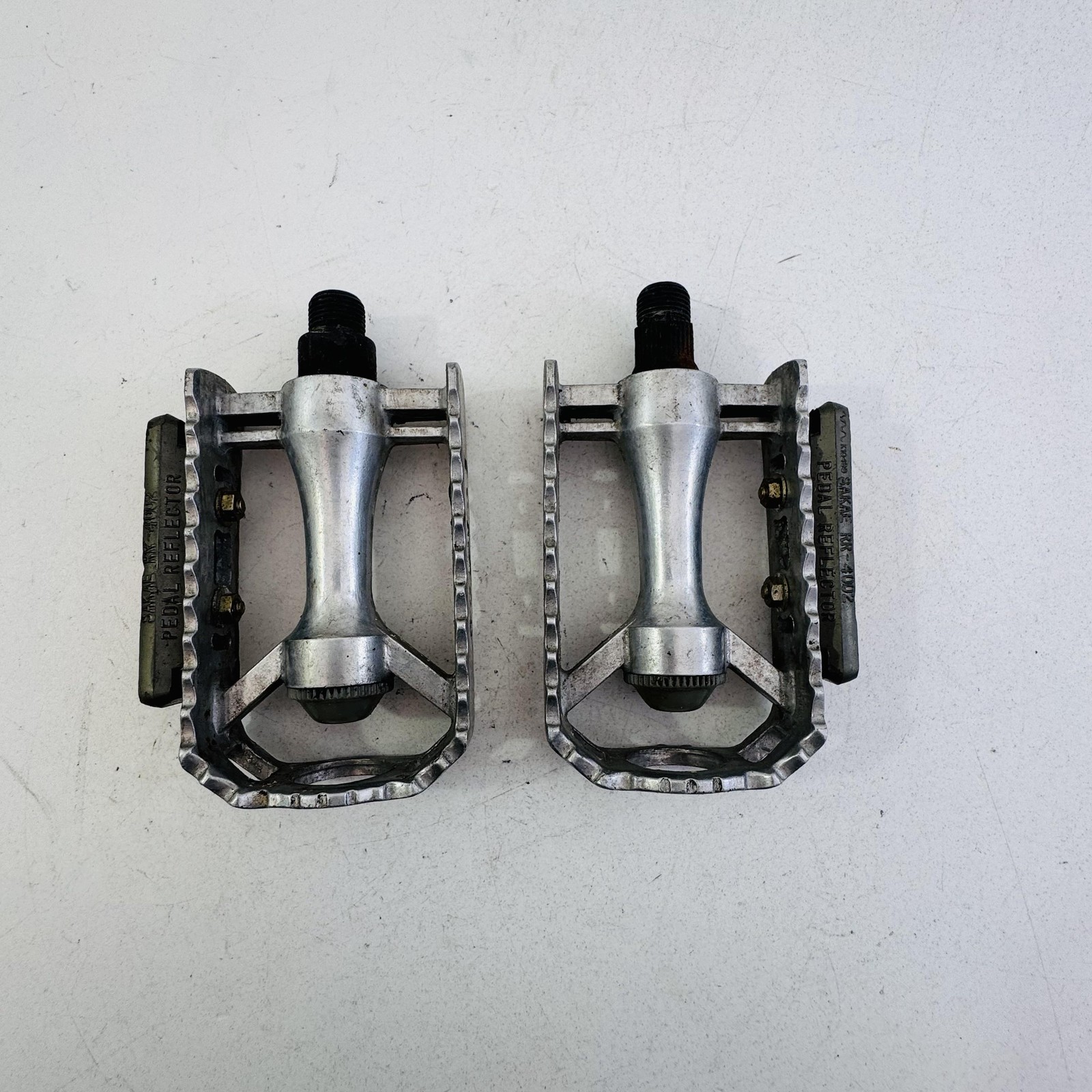 Vintage Sakae RR-4002 Platform Bike Pedals Pair 9/16 in Silver Reflectors A81