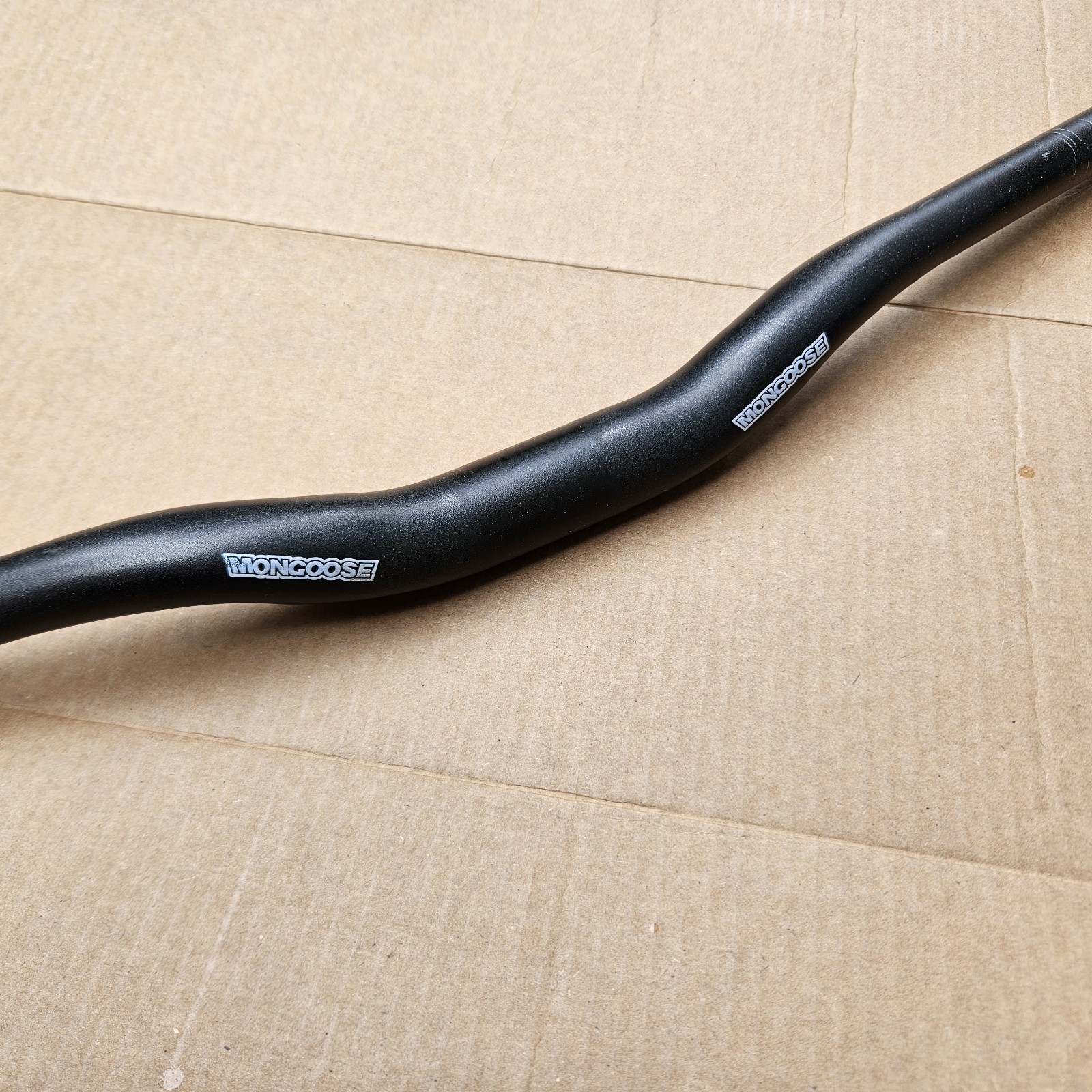 Mongoose Aluminum Mountain Bike Riser Bars Handlebars 31.8mm x 685mm Black