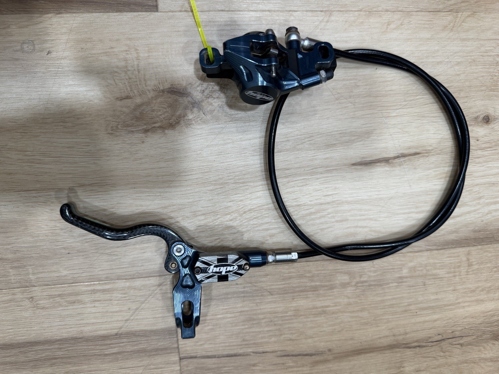Hope Tech 3 E4 Hydraulic Disc Brake Set Front Rear Carbon Levers Blue MTB