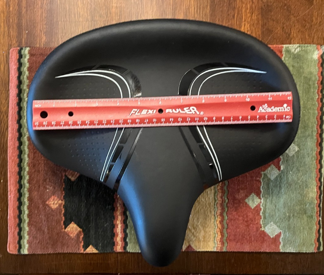 BLUEWIND Noseless Oversized Bike Seat Wide Bicycle Saddle Backrest Unisex Adult
