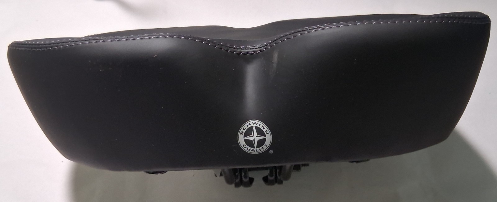Schwinn Noseless Cruise Soft Foam 10-3/4″ Wide Comfort Bike Seat Bicycle Saddle