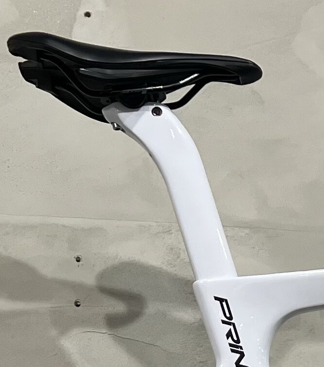 Pinarello Dogma/Gan/Paris/Prince – A214 White Carbon Seatpost Setback – NEW