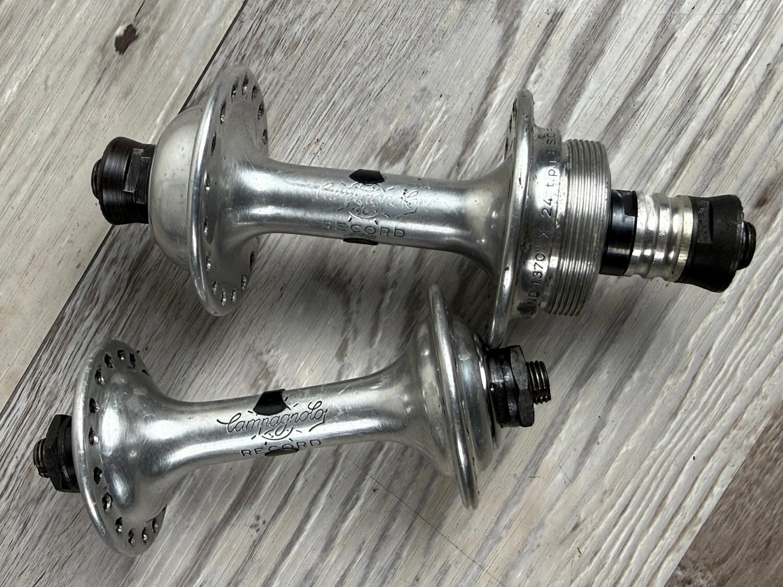Vintage Campagnolo Nuovo Record Hubs 18h 100 / 126mm