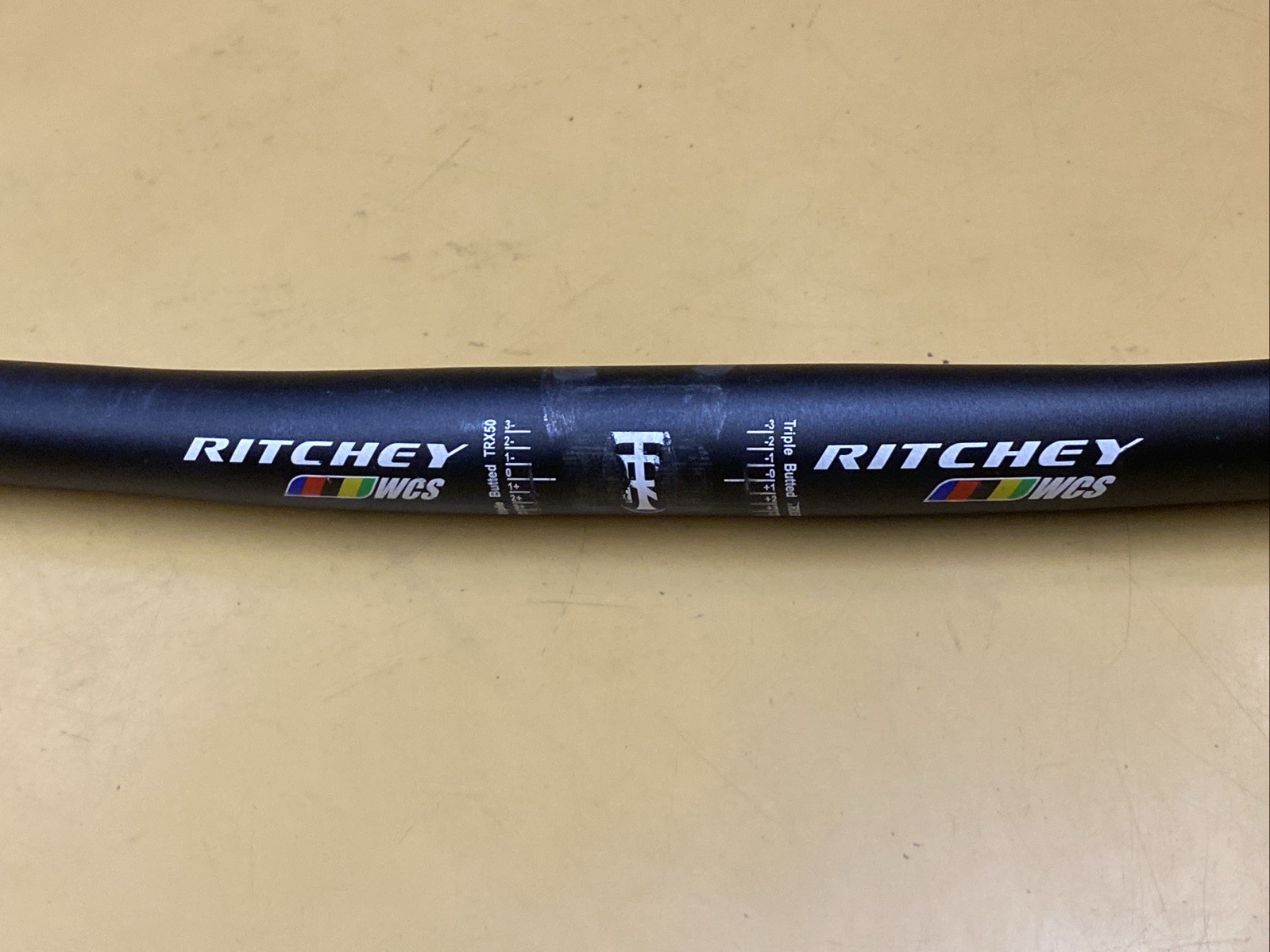 Black Ritchey WCS 570mm x 25.4mm Aluminum Flat Handlebar