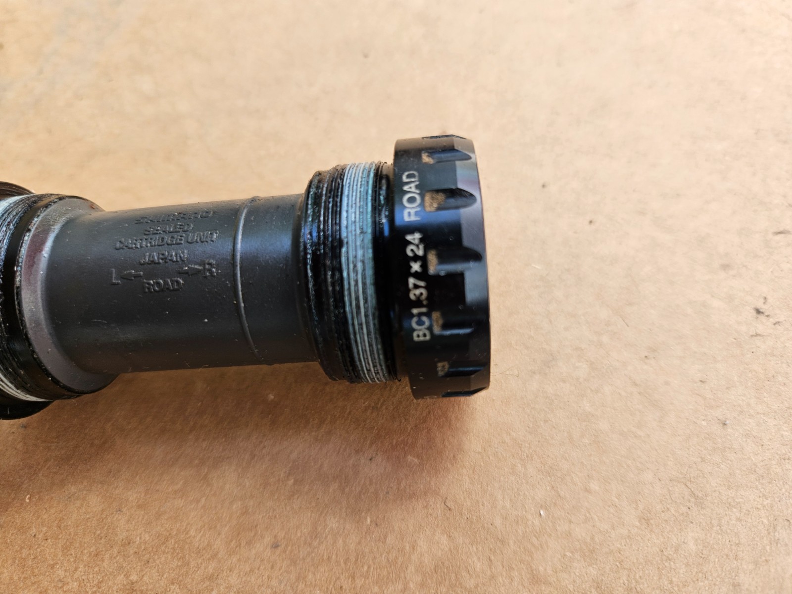 Shimano Ultegra SM-BBR60 Cartridge Bottom Bracket Road Bike English Threaded
