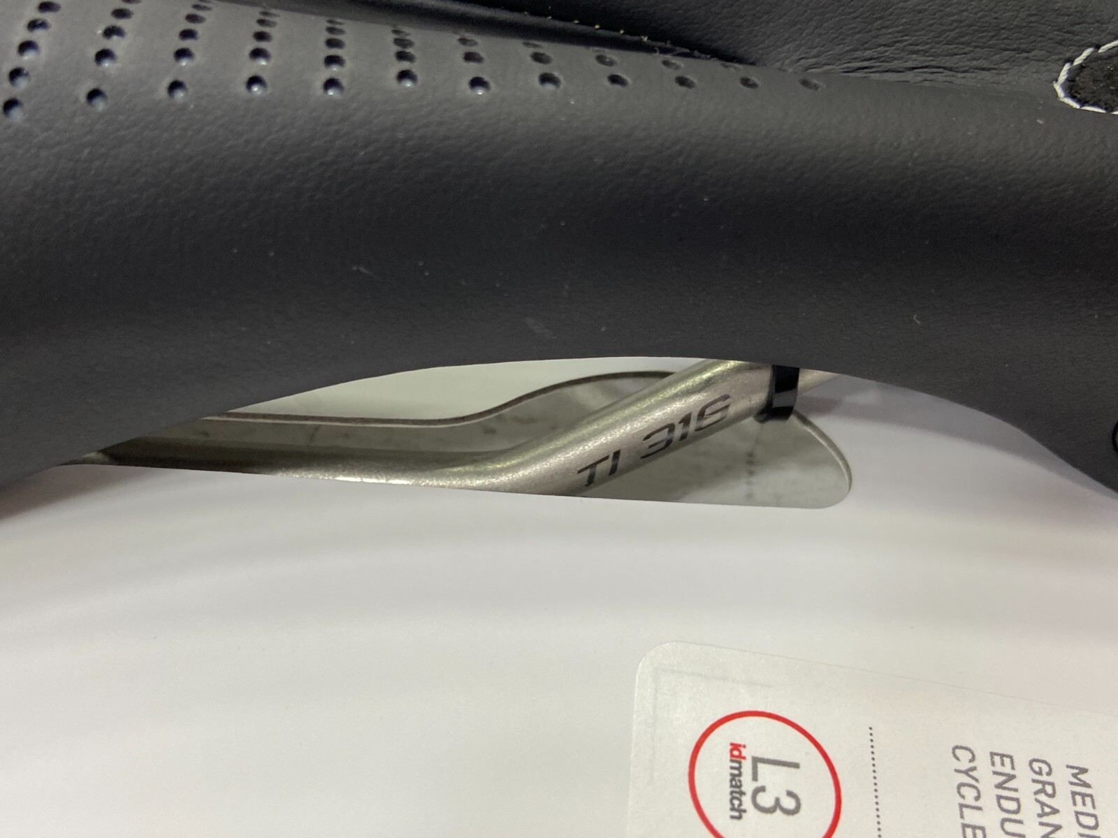 Selle Italia Max Flite Gel Superflow 146x290mm L3 Ti316 Rail Road Saddle (Black)