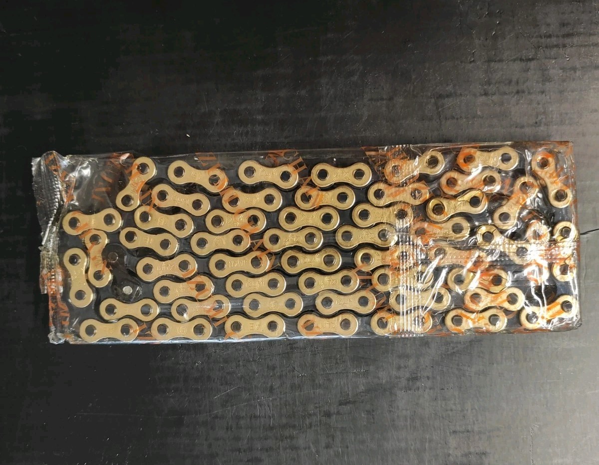 Izumi V Super Toughness Gold & Black 1/8″ NJS Keirin Track Fixed Gear Bike Chain