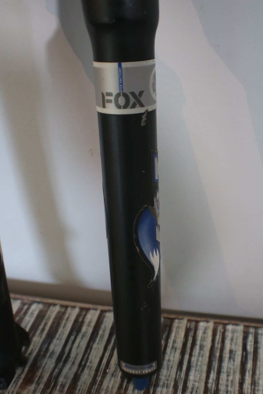 Fox Racing – 32 F100 RLC Black Fork – Straight Steerer – 1-1/8″ – QR – 26″