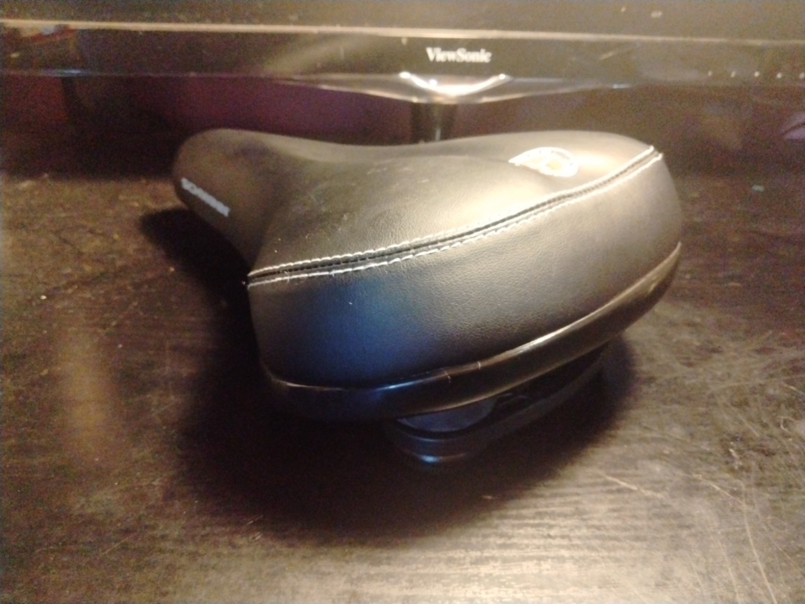 Schwinn Quality Cruiser Bike Seat – Small Logo – Pristine!