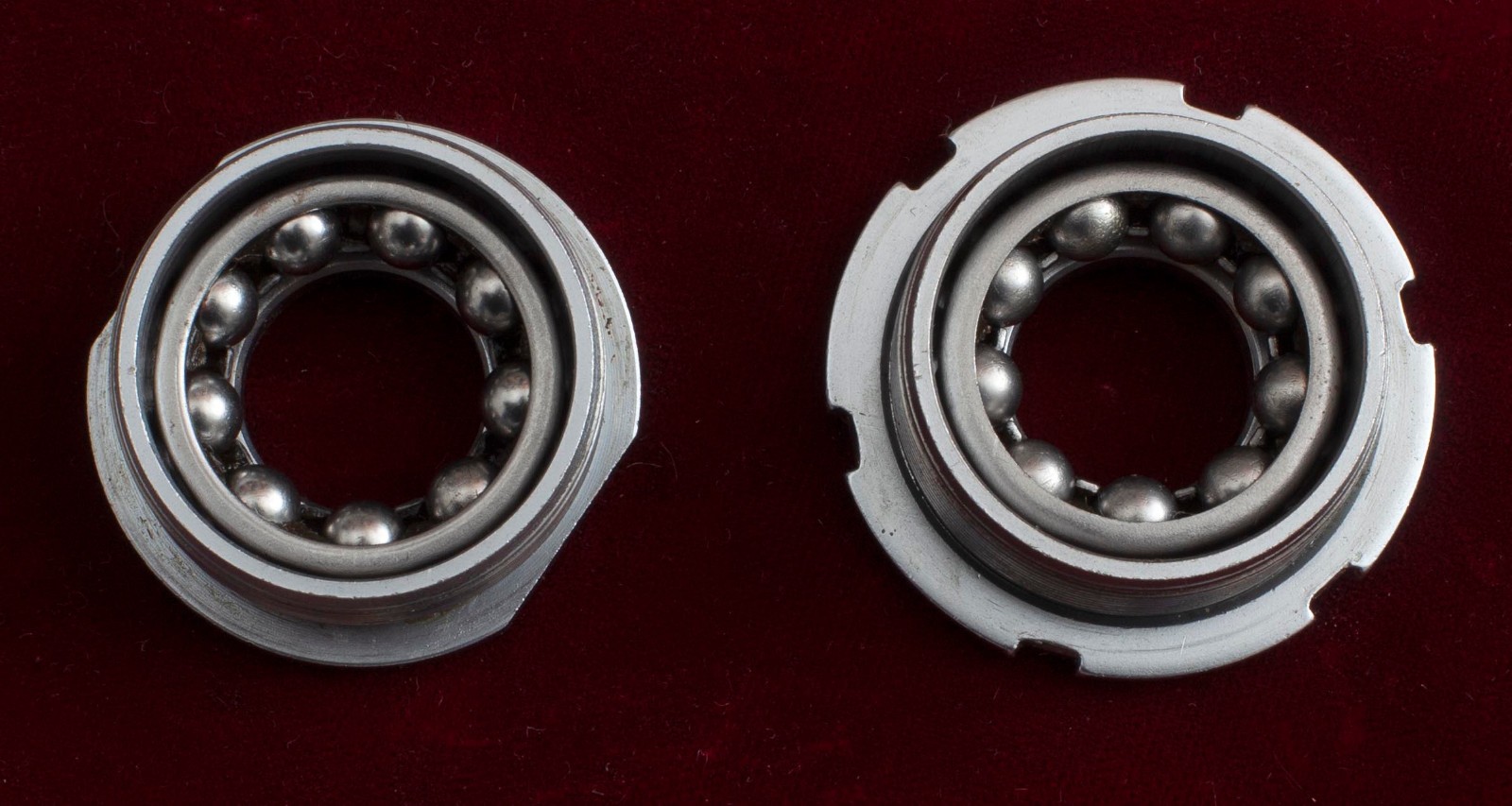 Vintage Shimano Deore bottom bracket 68mm 1.37×24 English JIS square taper 121.5