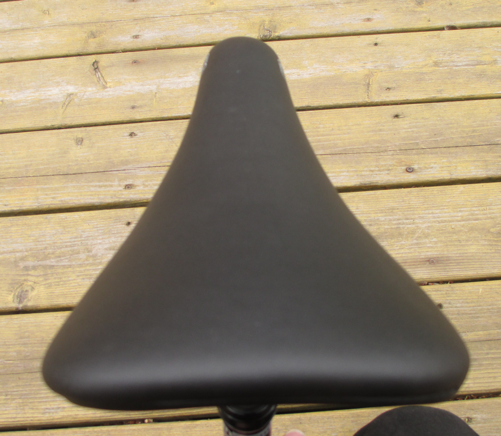 Free Agent Street BMX Bike Saddle Bicycle Seat Padded Standard Rail Mount New