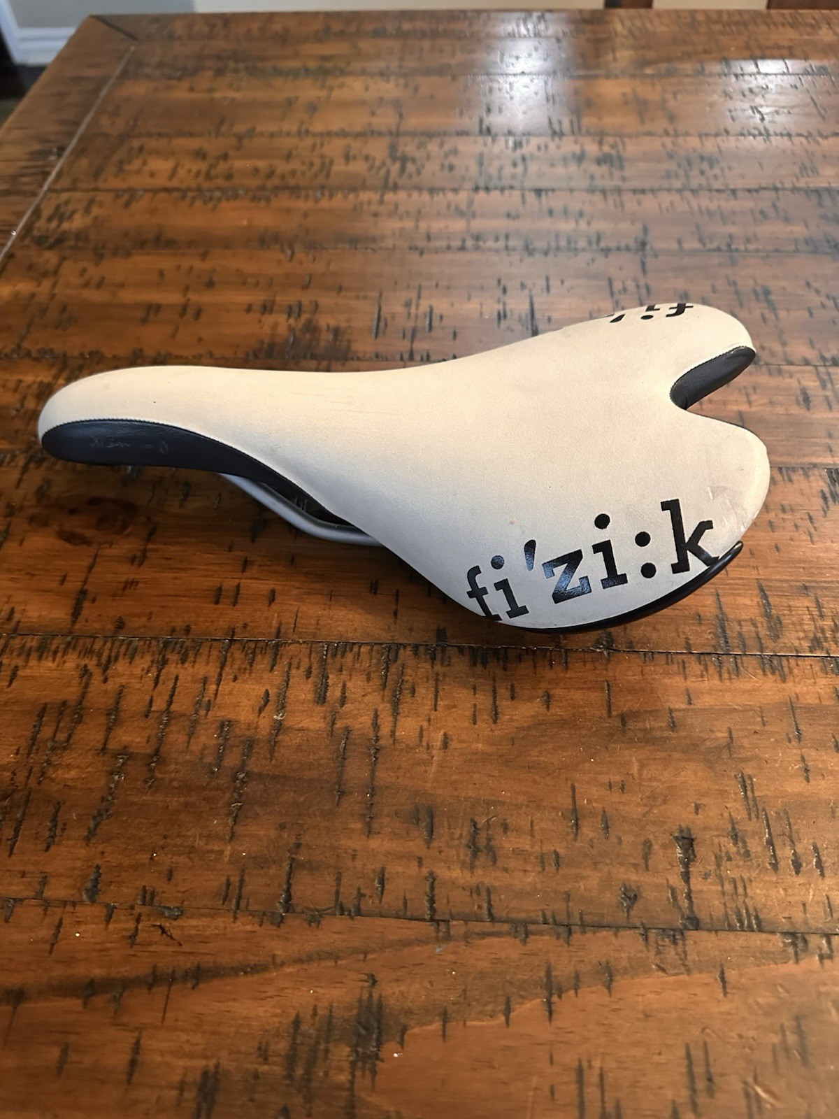 FIZIK ALIANTE TWIN FLEX Saddle White/ Black