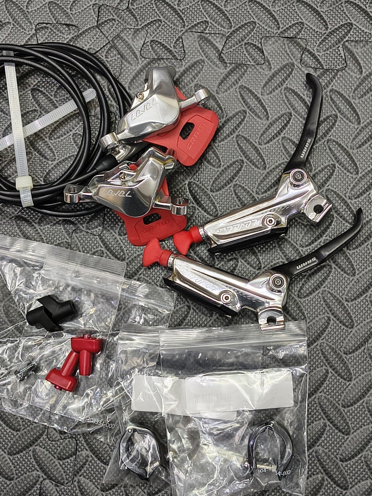 Sram Level Ultimate Disc Brake 2-Piston Carbon Lever Silver Front/Rear Set