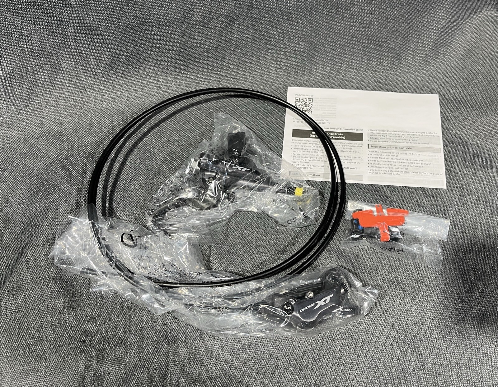 Shimano Deore XT BL-M8100 / BR-M8120 Brake Set 4-Piston Hydraulic Right / Rear