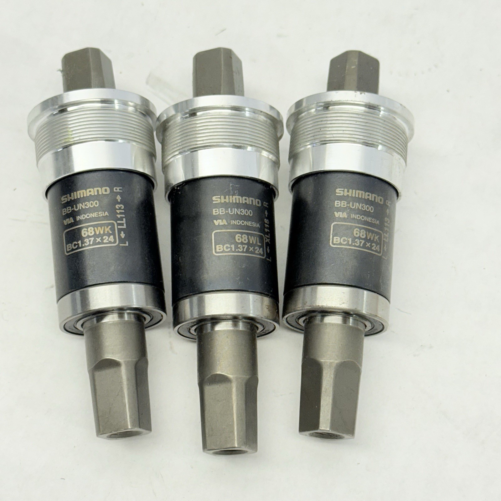 ( LOT OF 3) SHIMANO BB-UN300 BOTTOM BRACKET