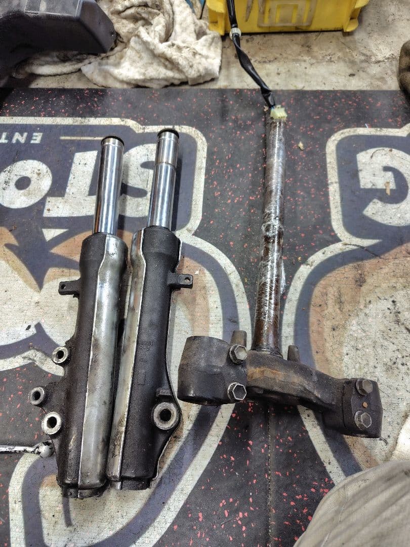 Address V125G Front Fork & Steering Ring Stem