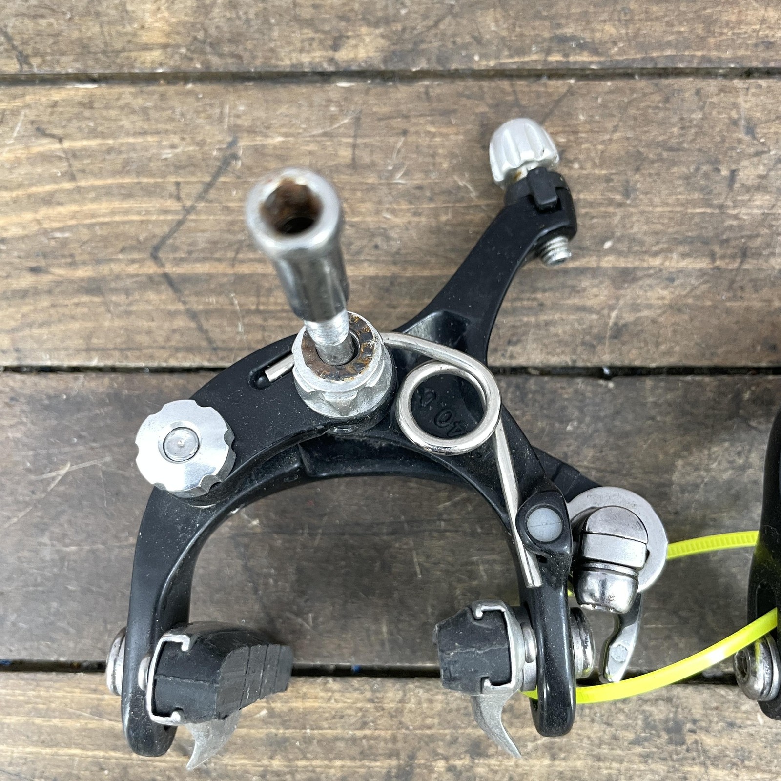 Road Bike Dual Pivot Caliper Brake Set Black Side Pull F/R Road Racing Pads Pair