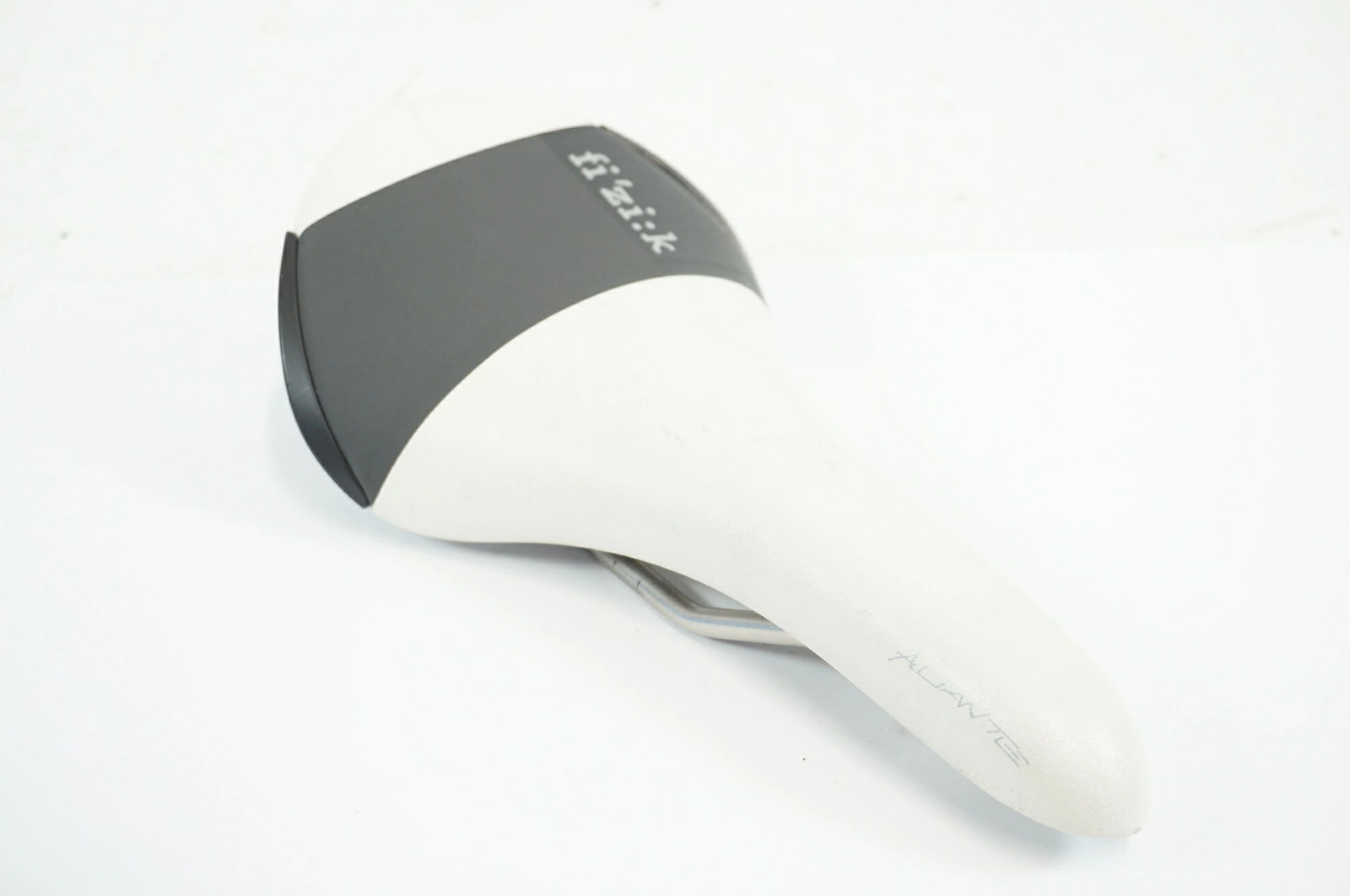 FIZIK ALIANTE R3 Saddle Used Cycling Seat High Performance Black