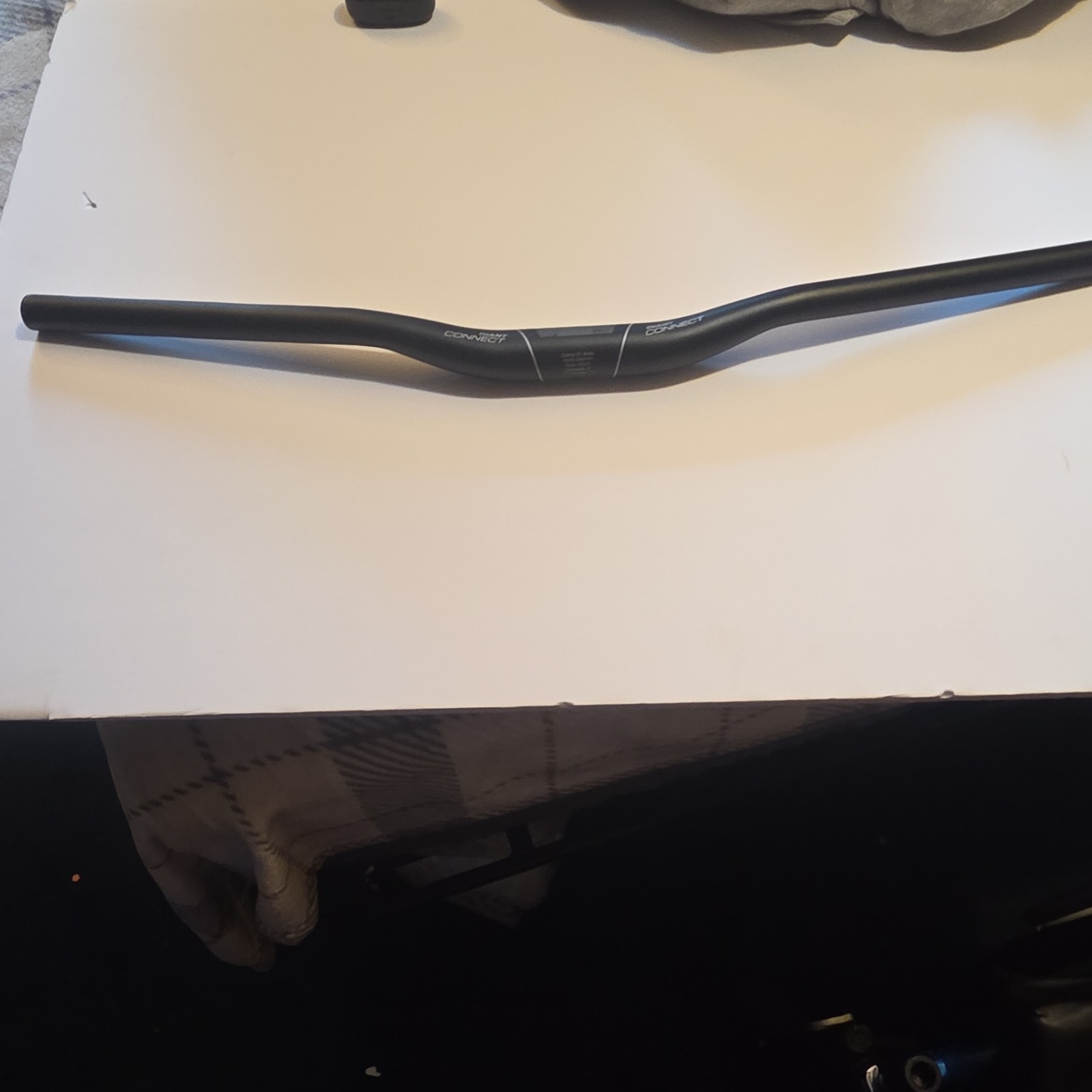 Giant Connect Bicycle Handlebars 31.8mm Clamp 690mm Width Black