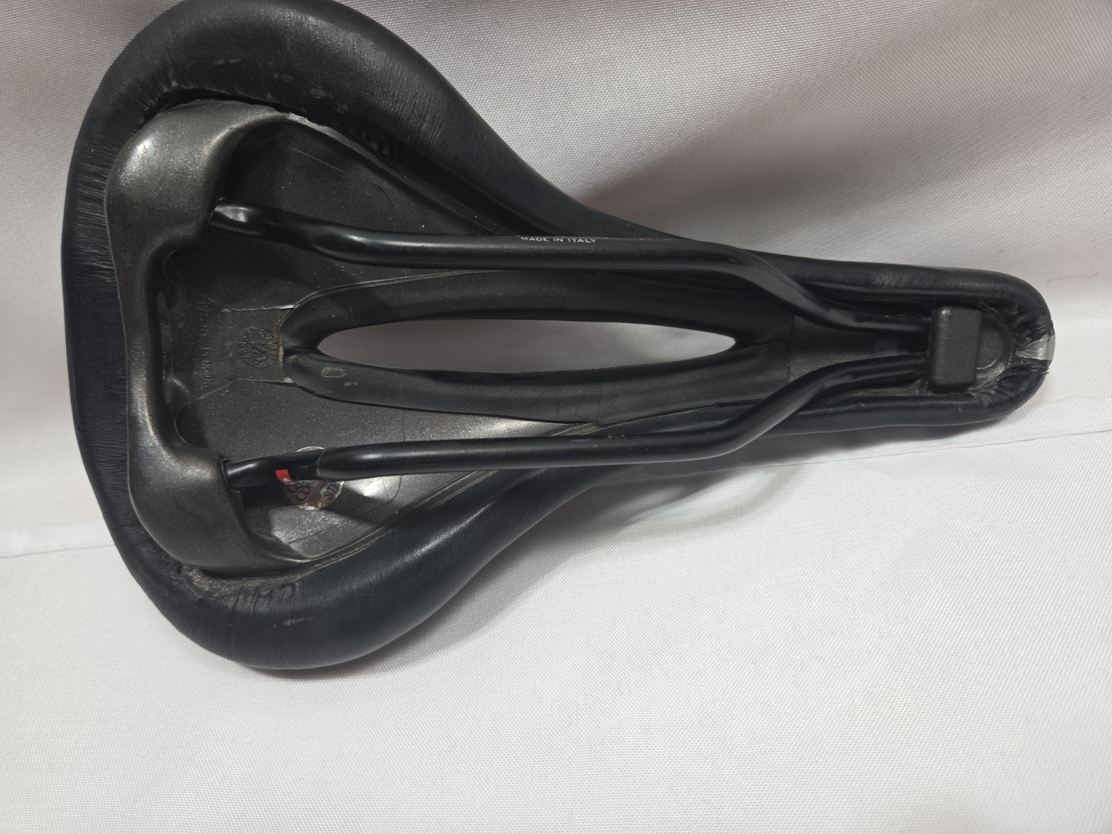 Selle Italia Gel Flow Technology Ldy Women’s Cutaway Gel Bicycle Saddle, Black