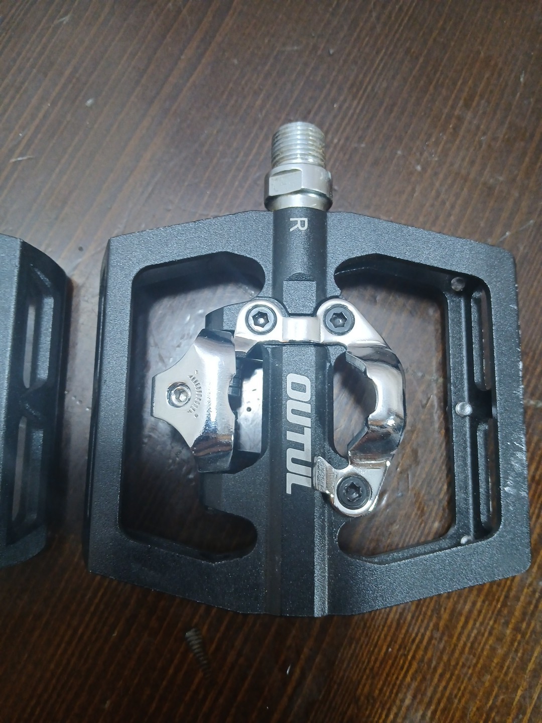 OUTUL Bike Pedals MTB Lightweight Alloy 9/16″ Bearing Pedals