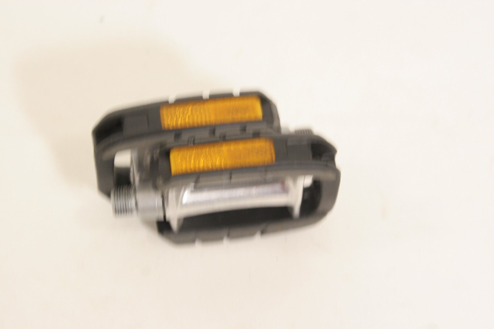 VP 609 Aluminum Platform Pedals with Resin Grips 9/16 Black & Silver PD15