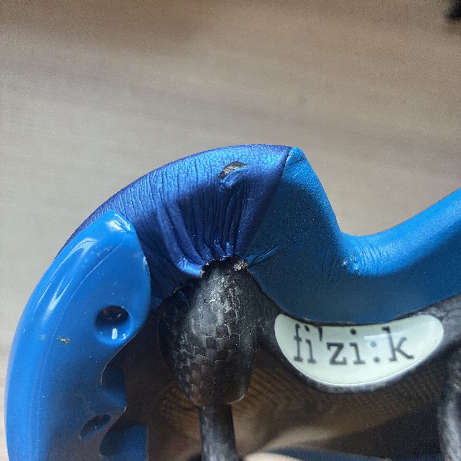 FIZIK Aliante carbon rail saddle In Blue 200 Grams