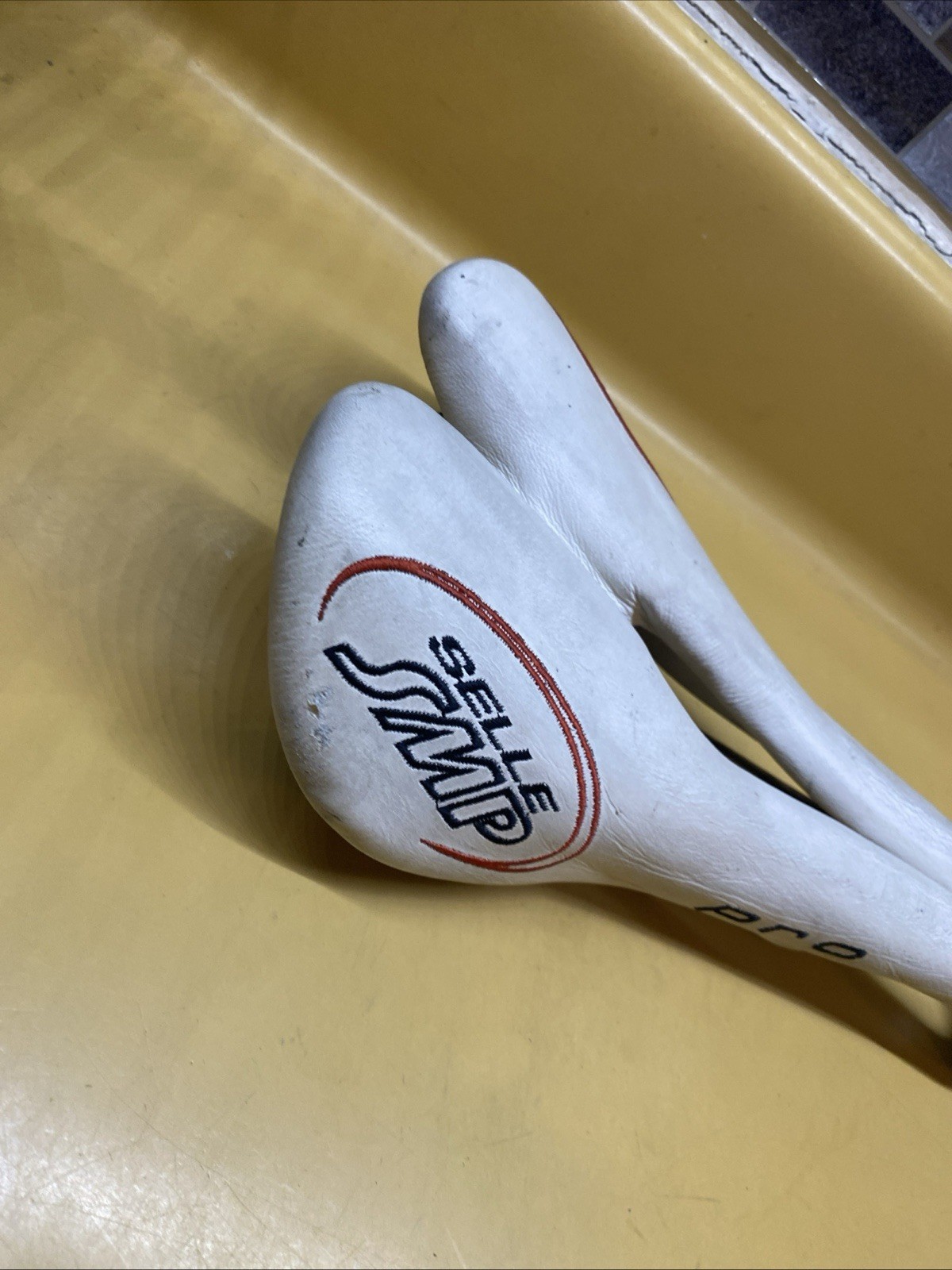 Selle SMP Pro White Leather 270mm x 150mm Titanium Rail Saddle