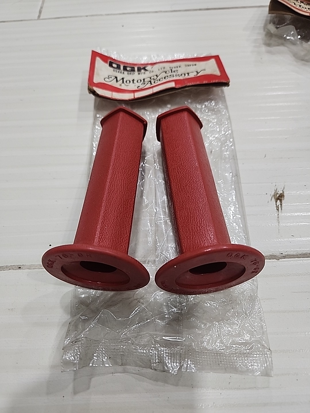 OLD SCHOOL BMX GRIPS OGK 76-6R RED JAPAN NOS GRIP 22mm Both