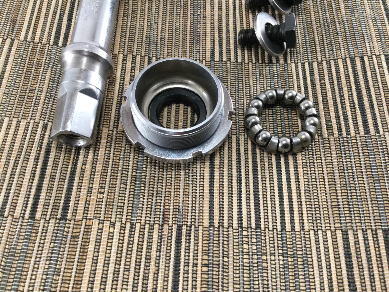 SHIMANO 68-W-116 CRMO TANGE BOTTOM BRACKET SET JE …