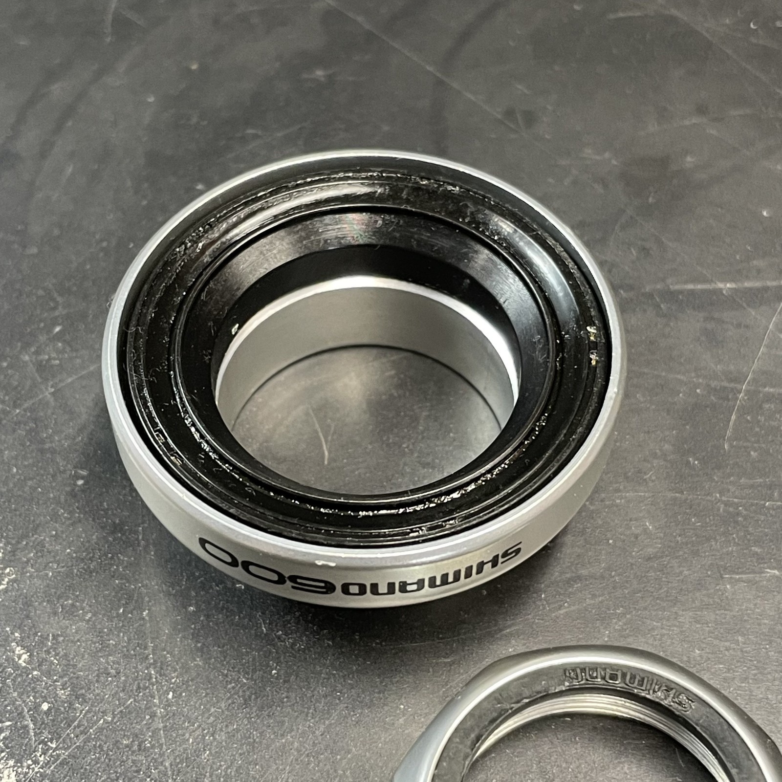 Shimano 600 6500 1″ Threaded Headset – BC – Used
