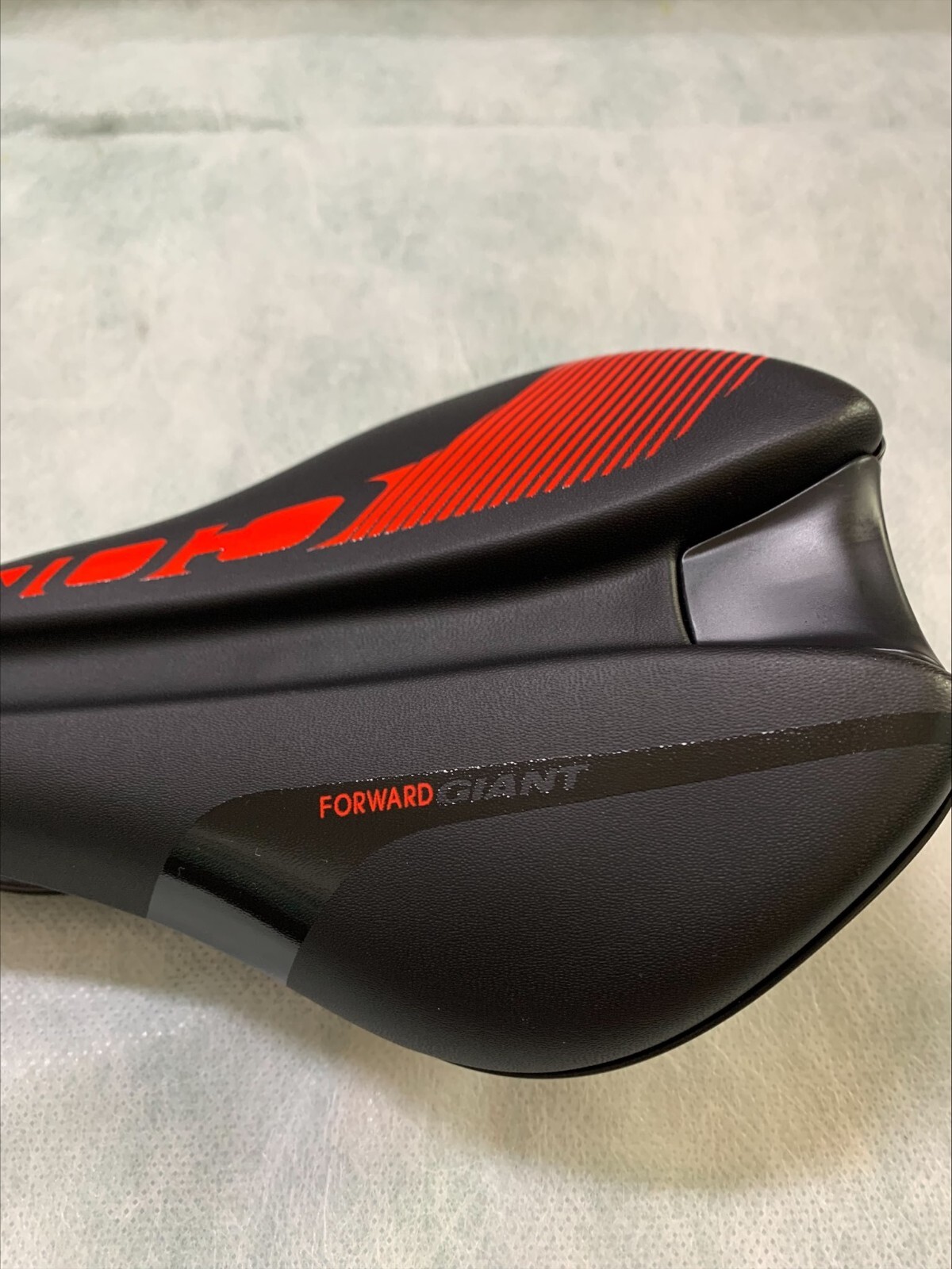NEW Giant Contact Neutral Bike Saddle 279 x 130mm Black/Red