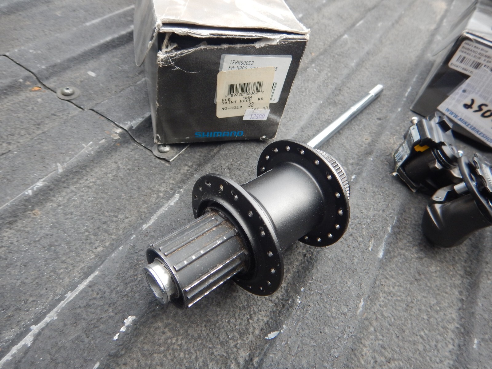 Shimano M801/ M800 Saint hub , derailleur and axle