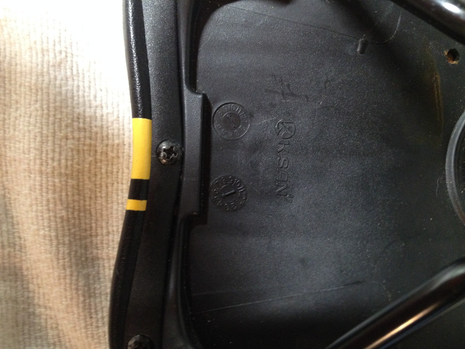 Mens Bike seat ZZ Black with yellow stripes