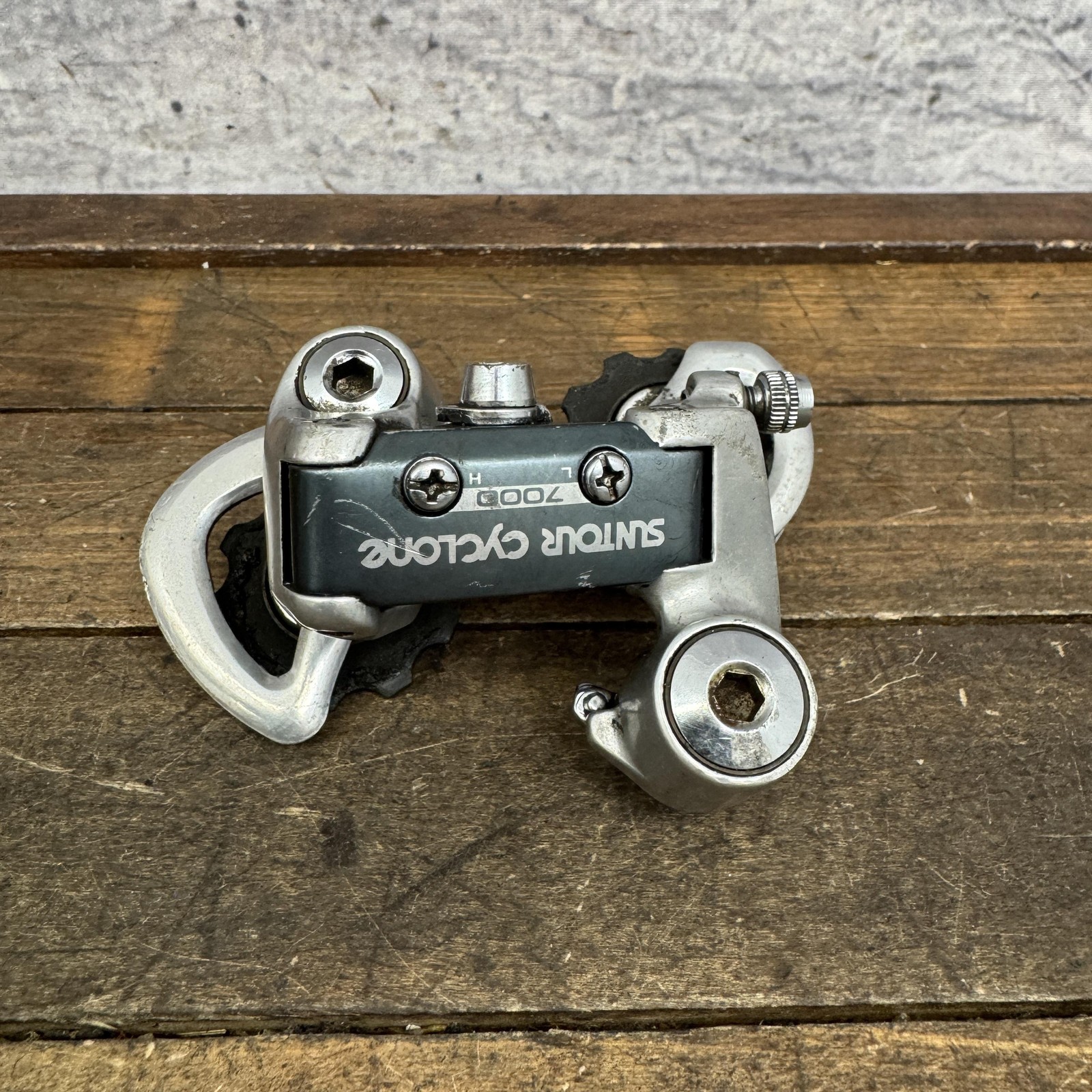 Vintage SunTour Cyclone 7000 Rear Derailleur Short Cage Hanger 220g Silver