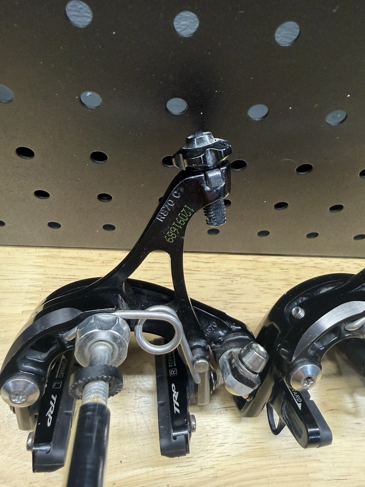 TRP ALUMINUM FORGED ROAD BRAKE SET R870 BLACK