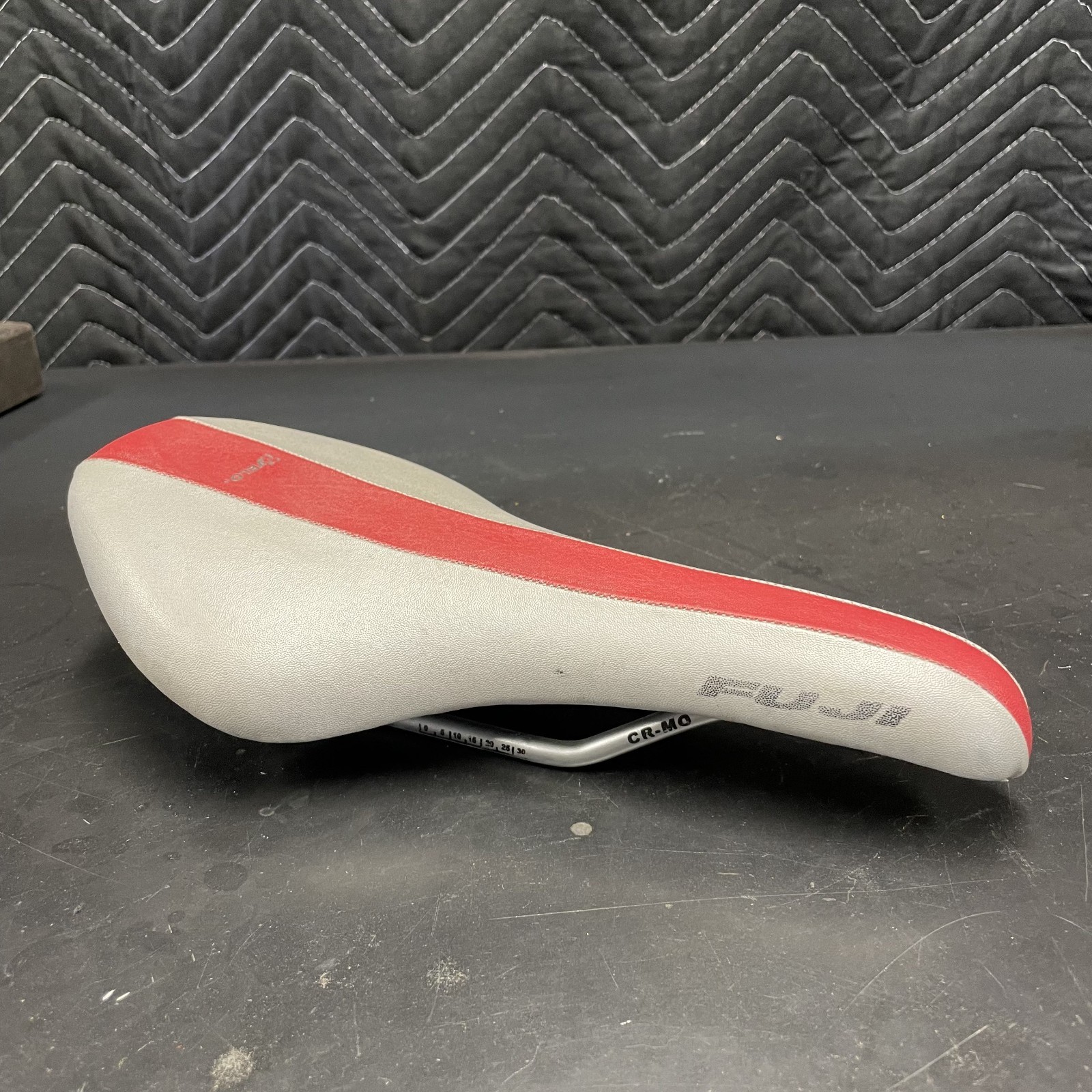Velo Fuji Bike Saddle – Silver/Red – Used