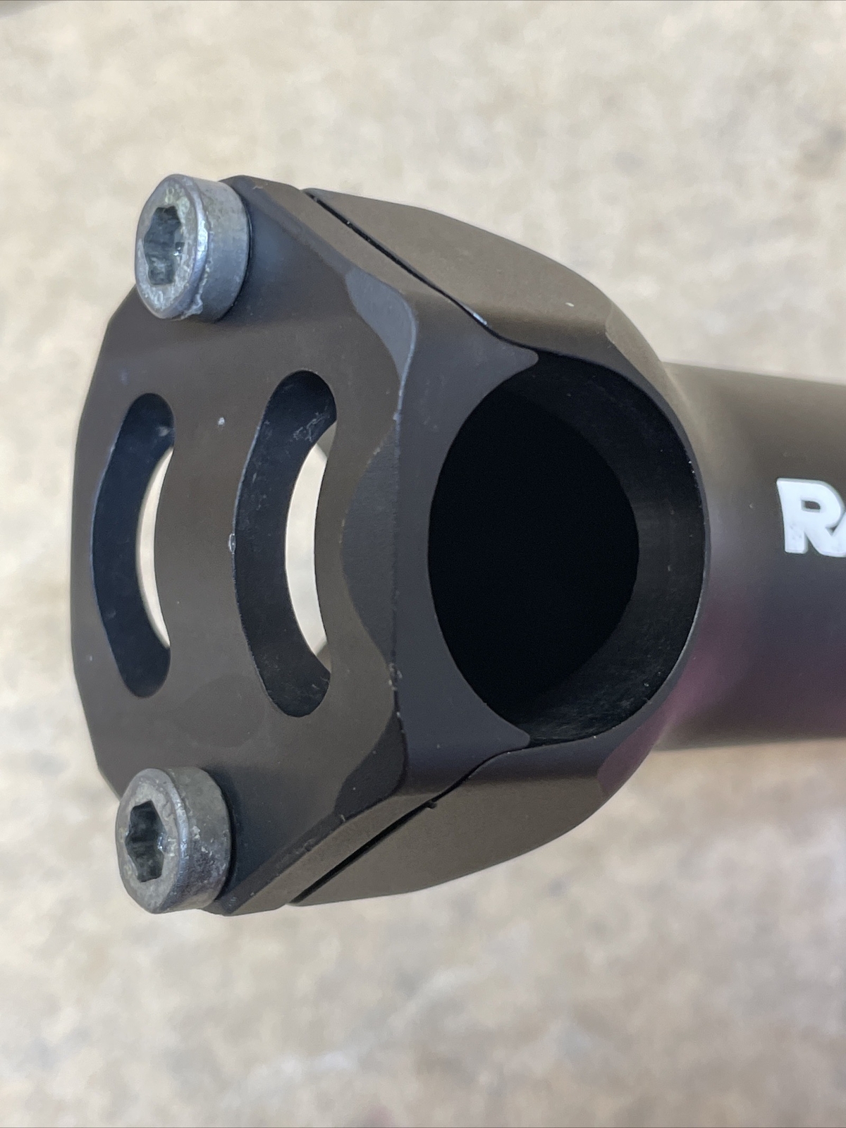 Race Face System ATB Stem 25.4mm Clamp, 125mm Length, 12° Rise, 1-1/8″ Steer
