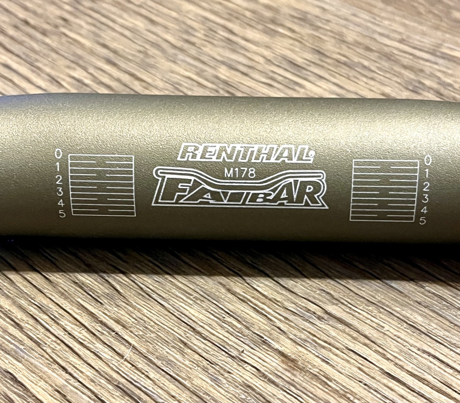 Renthal FatBar V3 Gold Handlebar -Aluminum 40mm Rise-800mm width-31.8mm Dia M178