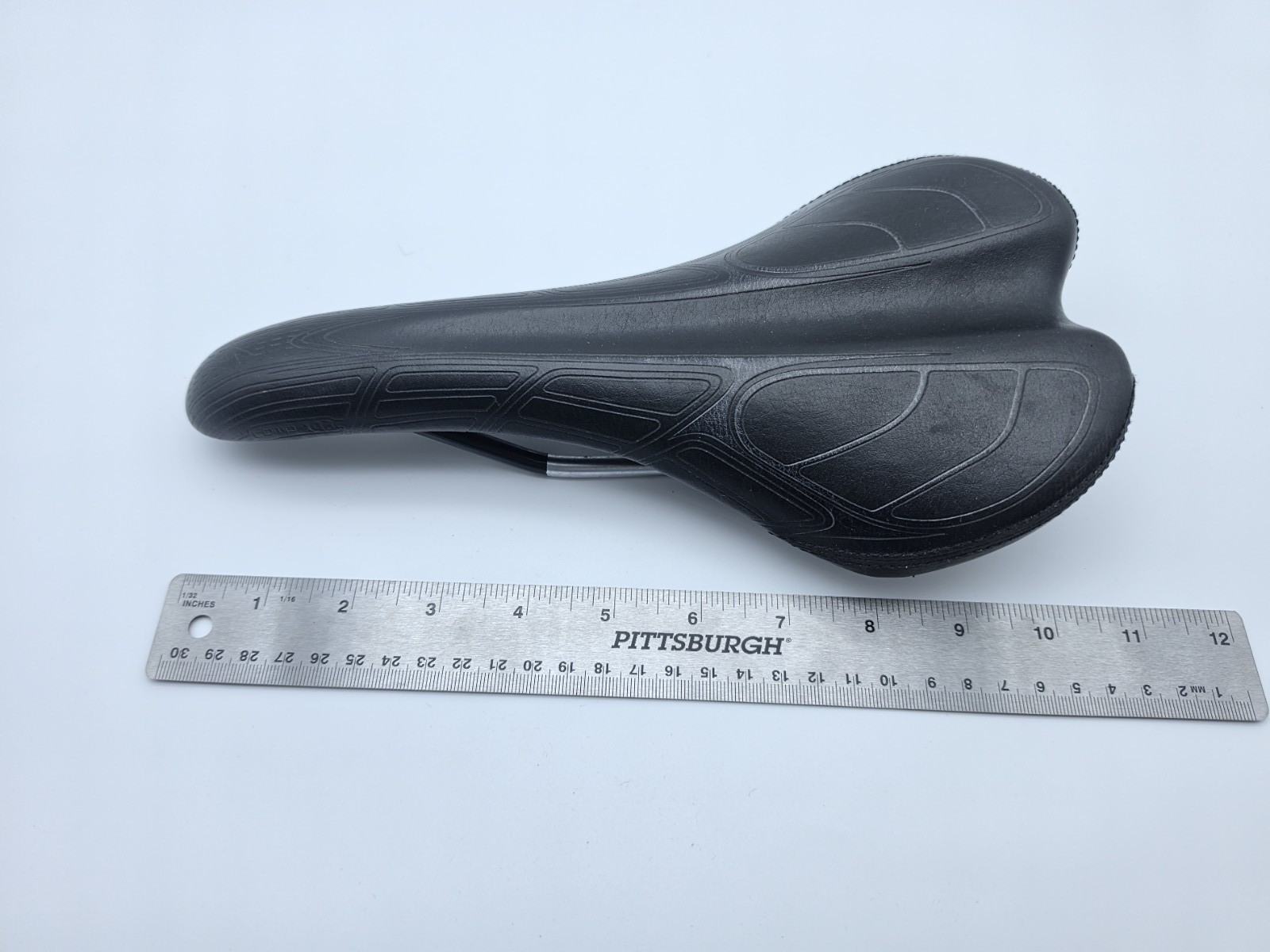 Specialized Body Geometry Comp 143mm Bicycle Saddle – Used Road/Gravel