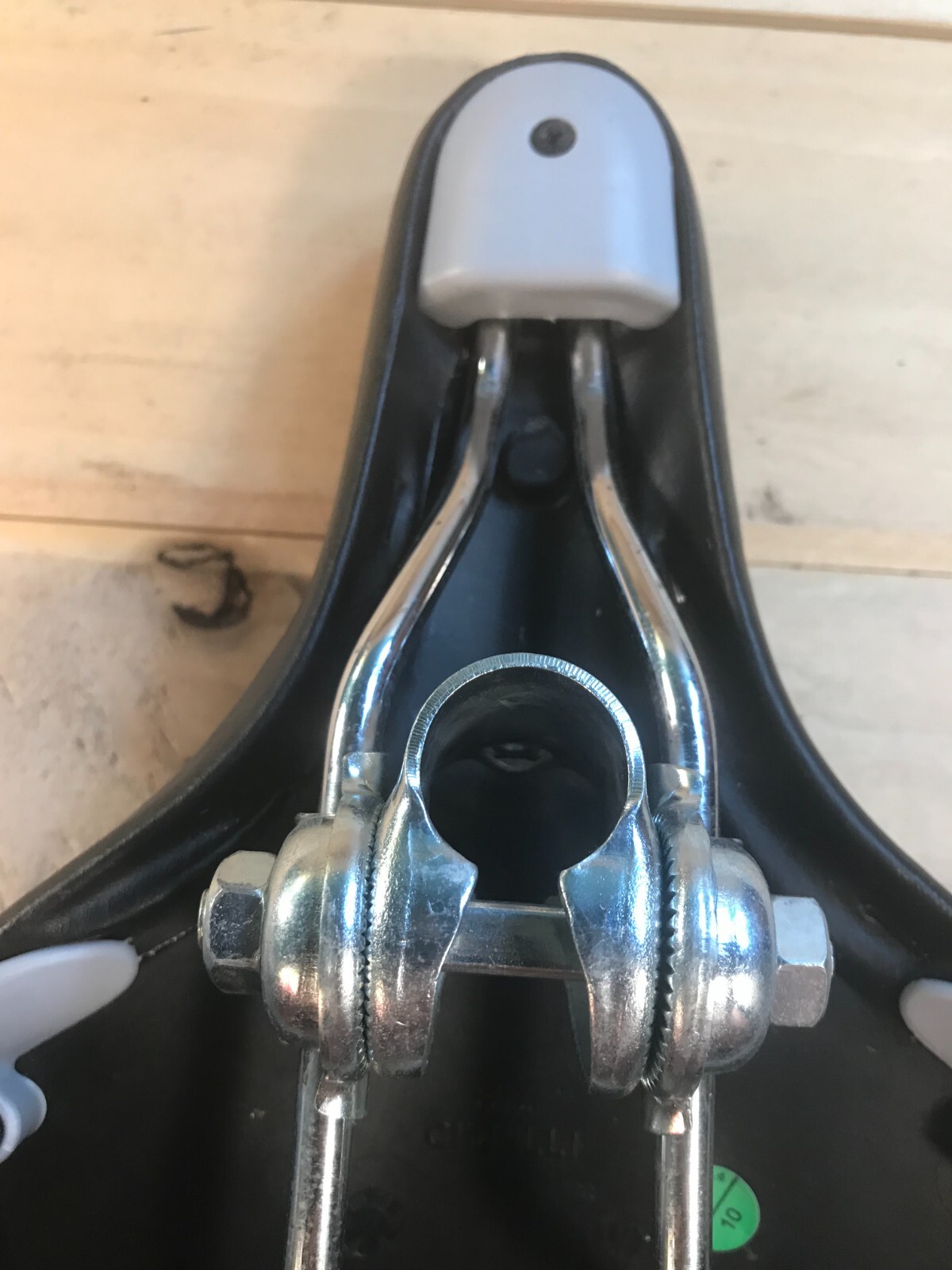 Cionlli Vitesse Bicycle Seat Metal Brace Black Plastic Frame