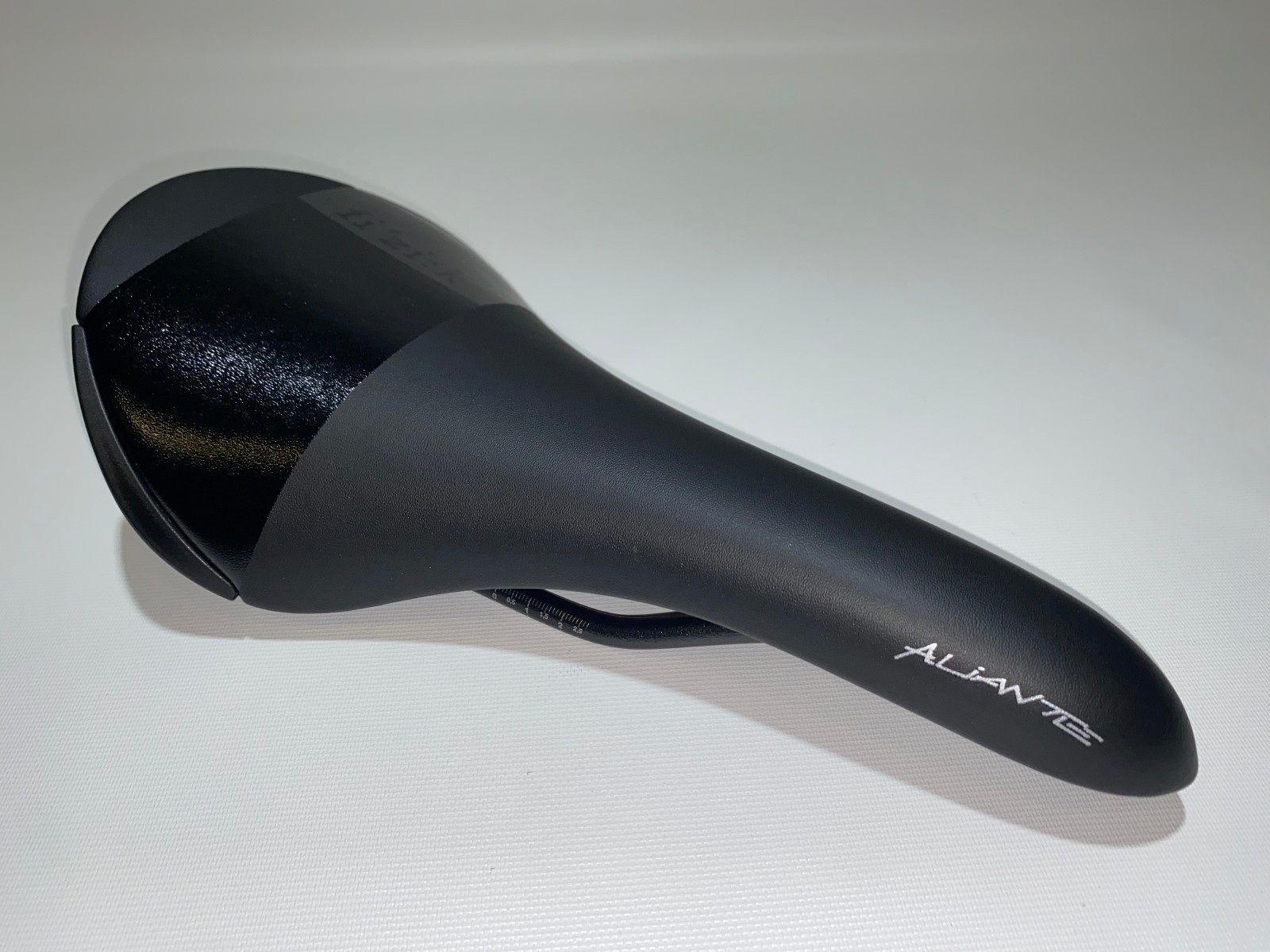 Fizik Aliante R7 Saddle, S-Alloy Rails, Black, NEW
