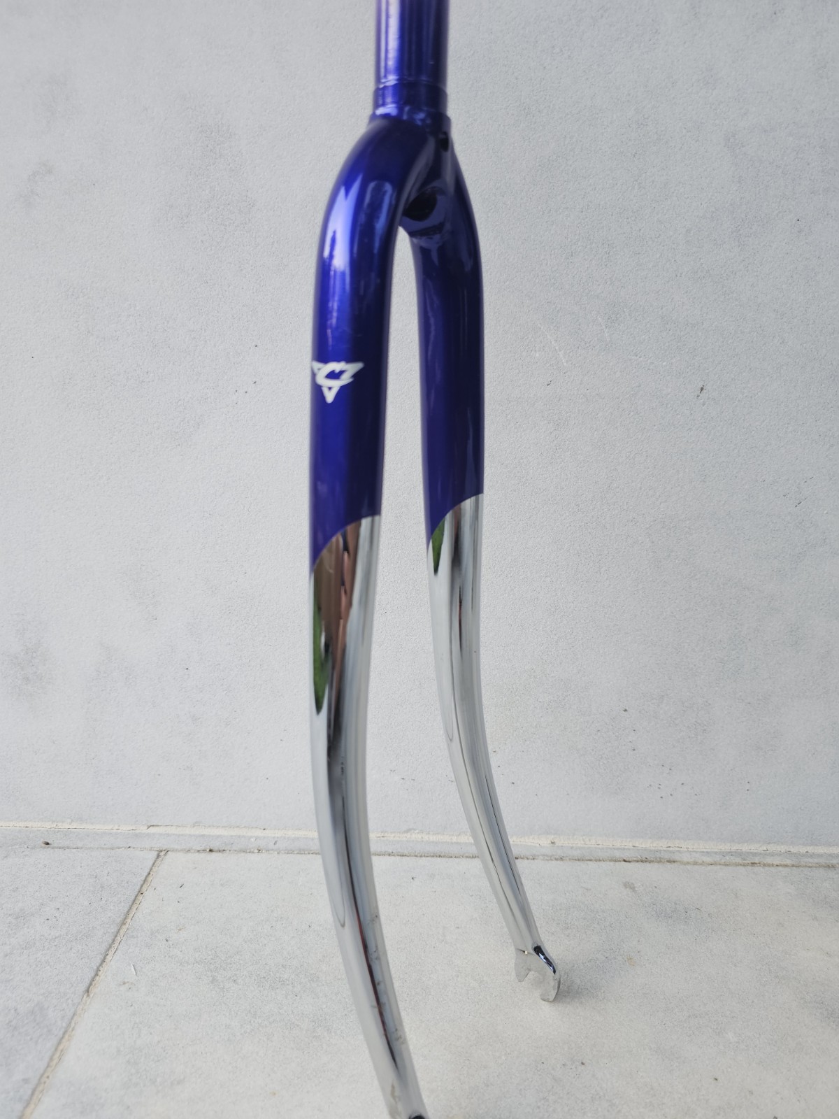 Columbus Casati 1″ Threaded Steel Fork – 146mm Steerer, 64mm Thread, Chrome/Blue