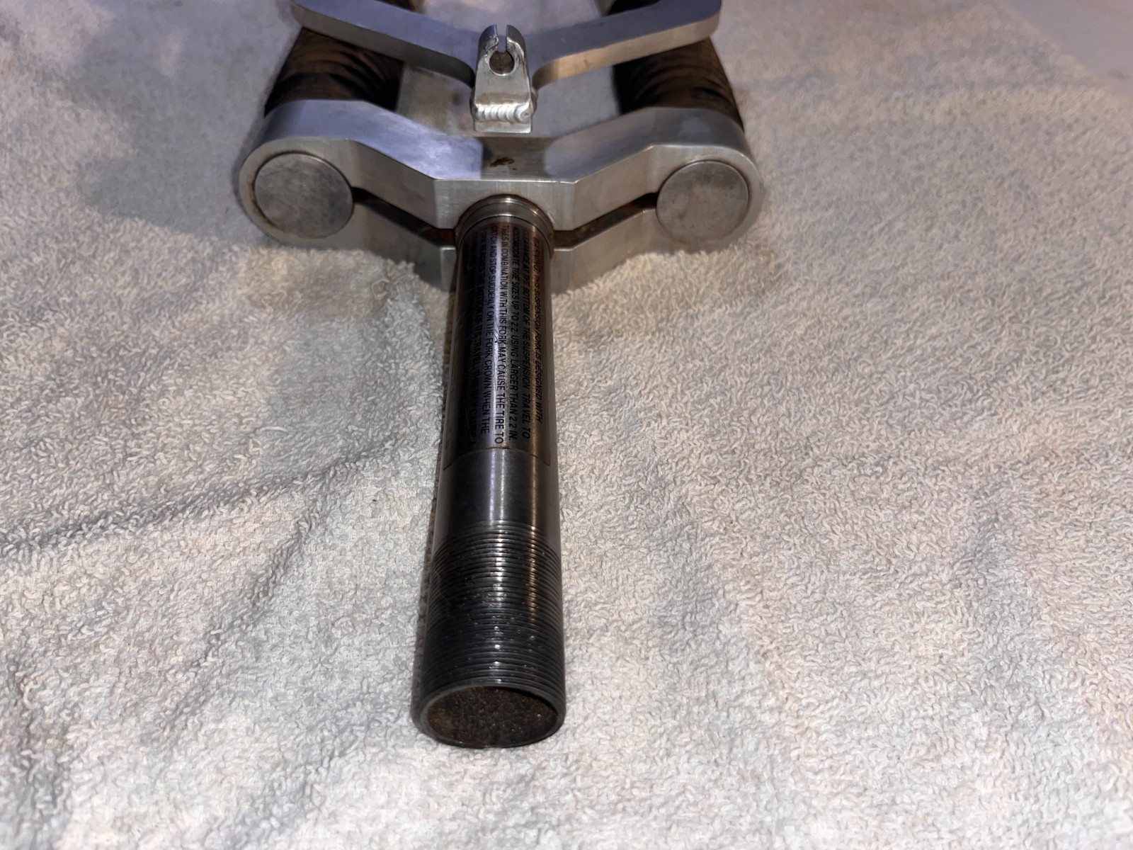Vintage original Manitou fork, 26″, 1″ threaded, 5 3/4″ steerer, needs service