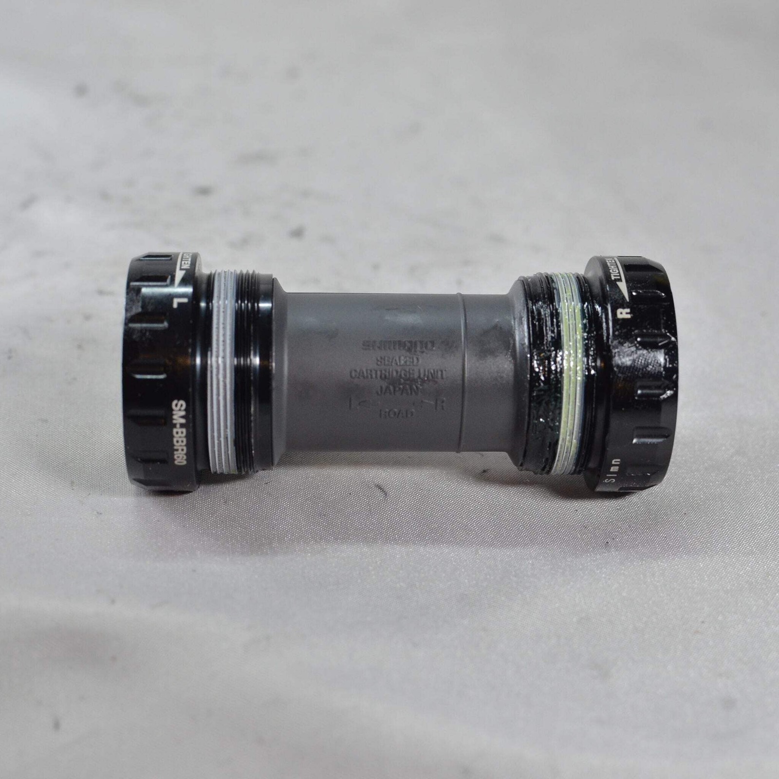 Shimano SM-BBR60 Hollowtech II Bottom Bracket 68mm English BC1.37×24