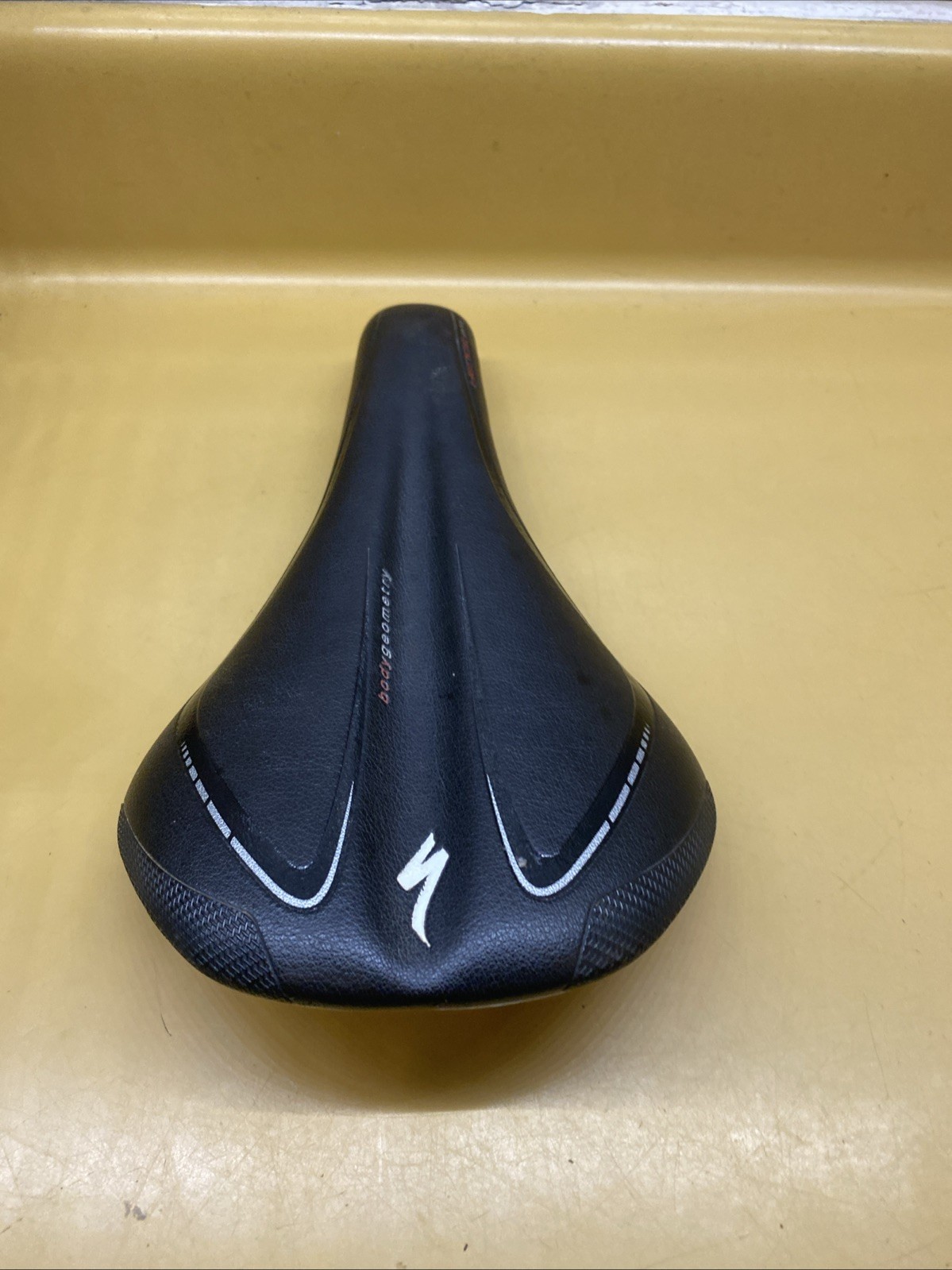 Black Specialized Henge Pro Carbon Body Geometry 260m X 159mm Carbon Rail Saddle