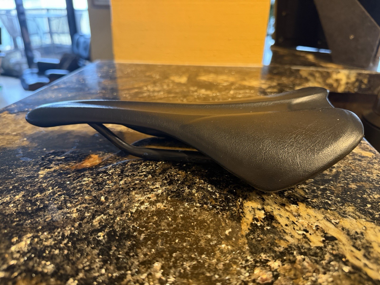AX Lightness Leaf II Plus Saddle